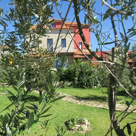 Solar Dos Alperces - Serra Da Estrela - Turismo De Aldeia Bed and breakfast