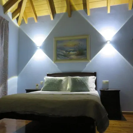 Solar Dos Alperces - Serra Da Estrela - Turismo De Aldeia Bed & Breakfast