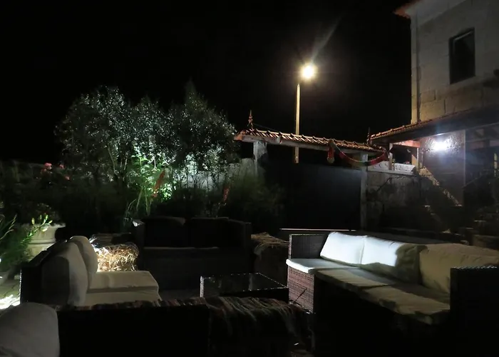 Alojamento de Acomodação e Pequeno-almoço Solar Dos Alperces - Serra Da Estrela - Turismo De Aldeia 4*