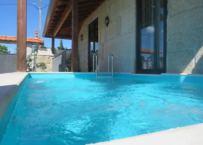 Alojamento de Acomodação e Pequeno-almoço Solar Dos Alperces - Serra Da Estrela - Turismo De Aldeia 4*