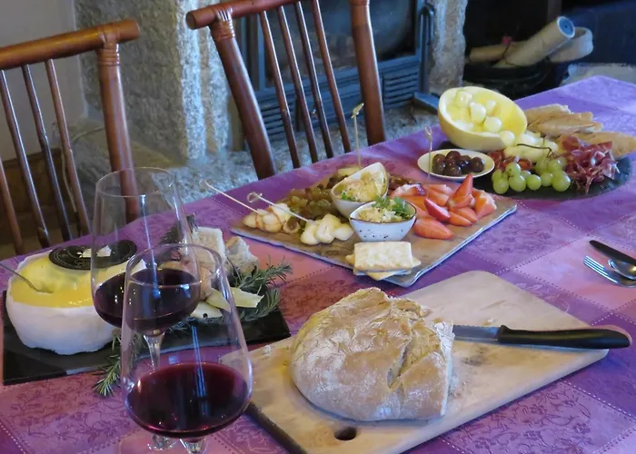 Solar Dos Alperces - Serra Da Estrela - Turismo De Aldeia Alojamento de Acomodação e Pequeno-almoço Travancinha